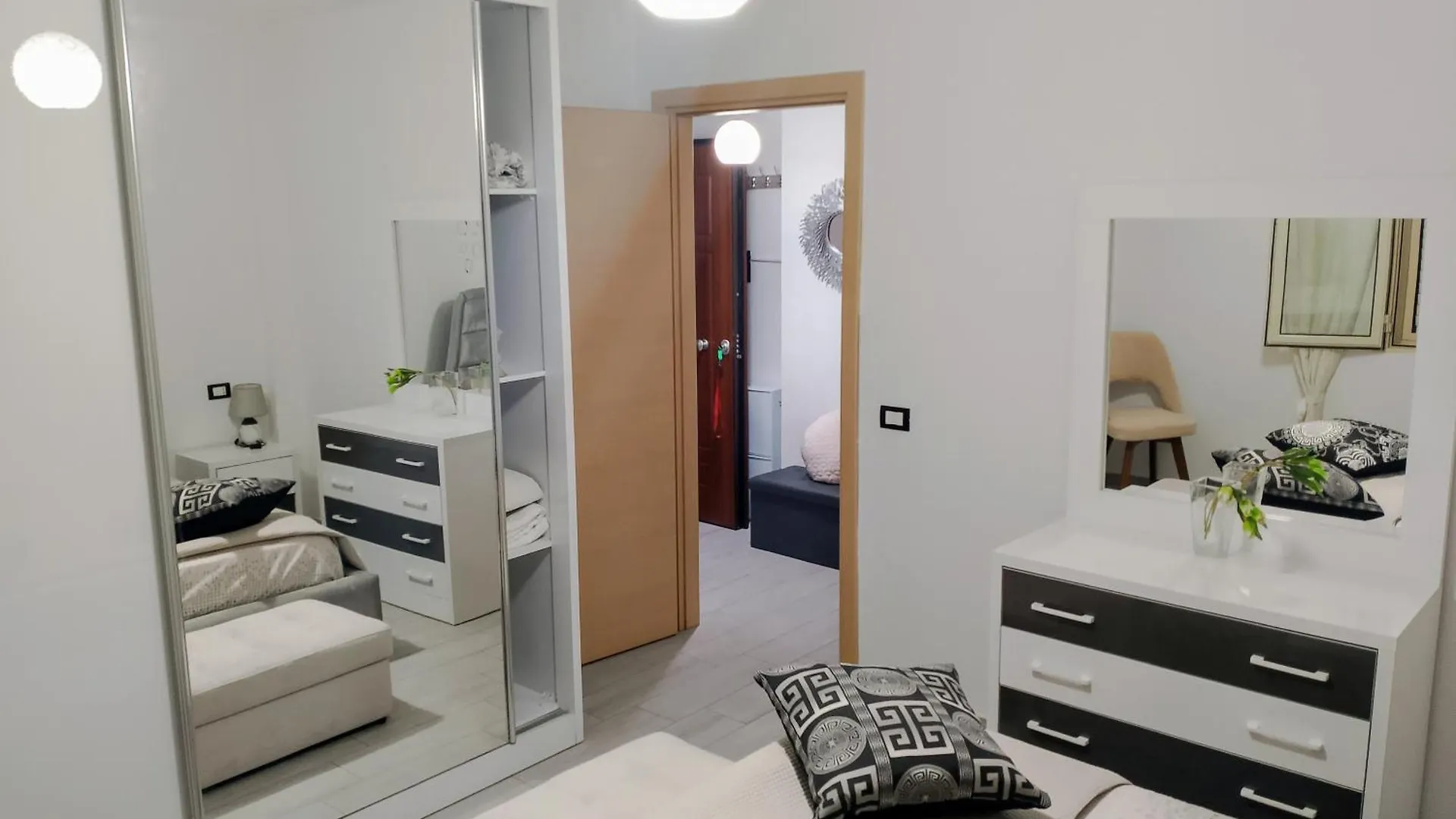 Ashley Apartments Durres